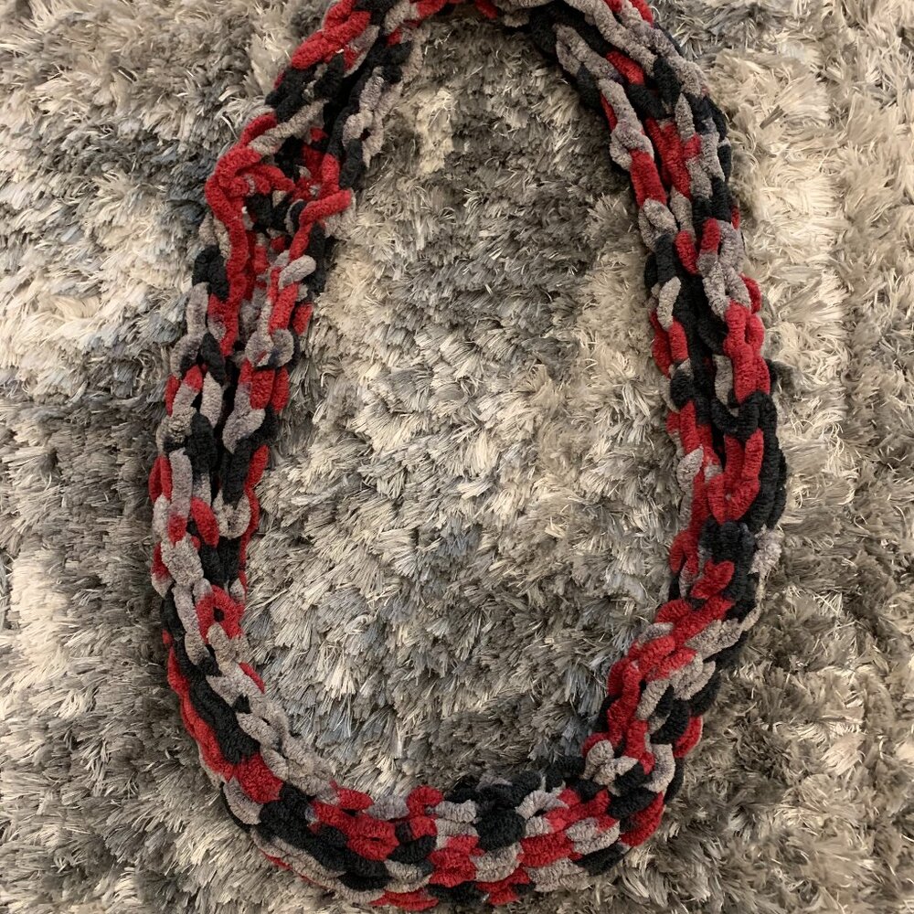 Hawaii Graduation Red/ Black and Grey Flower Yarn Lei